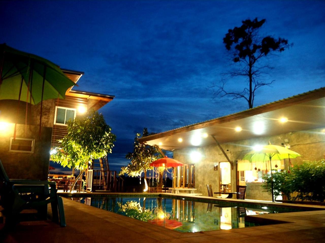 Nawiengkaeriverview Resort Mukdahan Luaran gambar