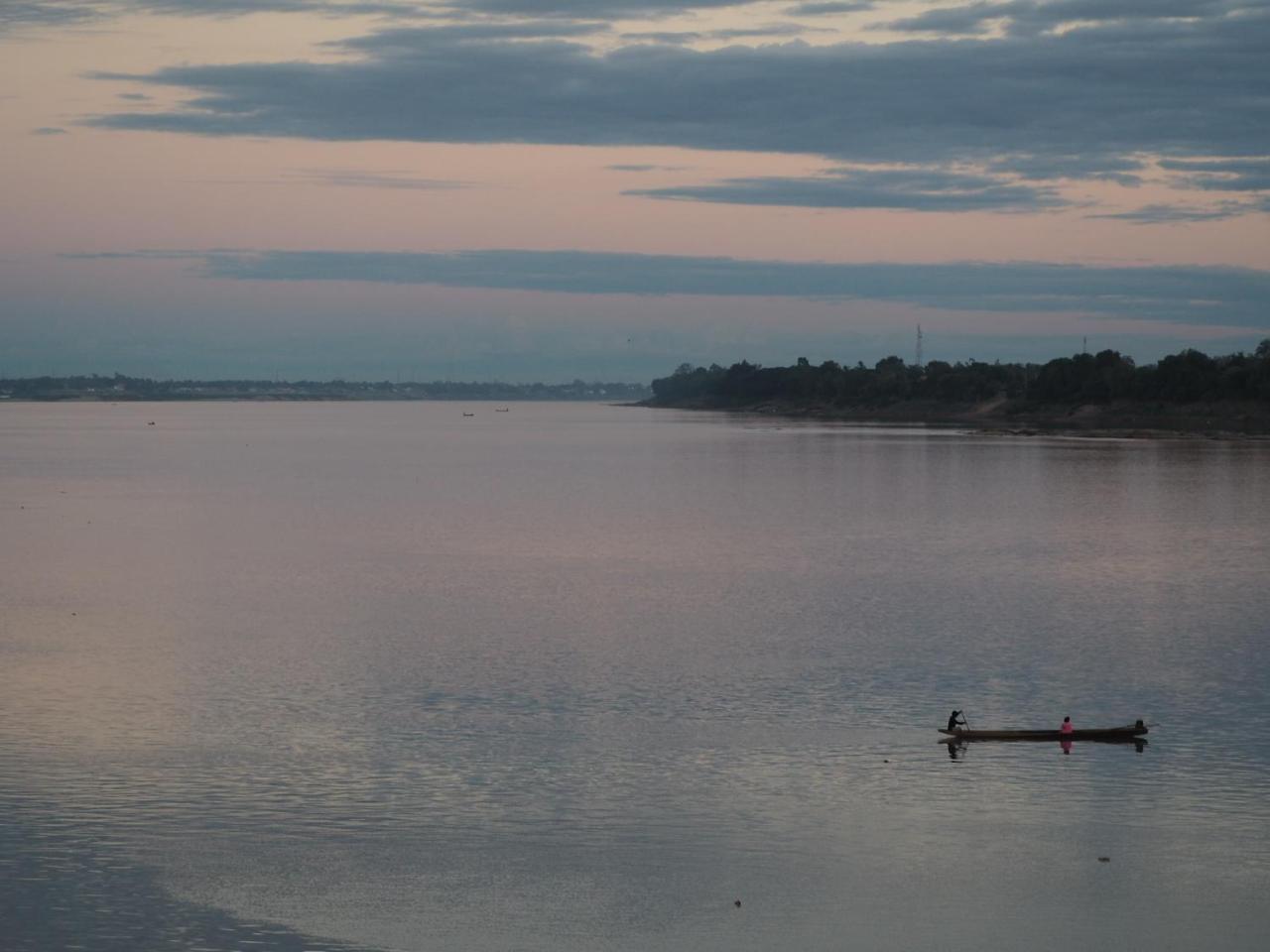 Nawiengkaeriverview Resort Mukdahan Luaran gambar