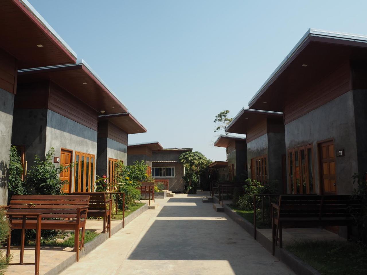 Nawiengkaeriverview Resort Mukdahan Luaran gambar