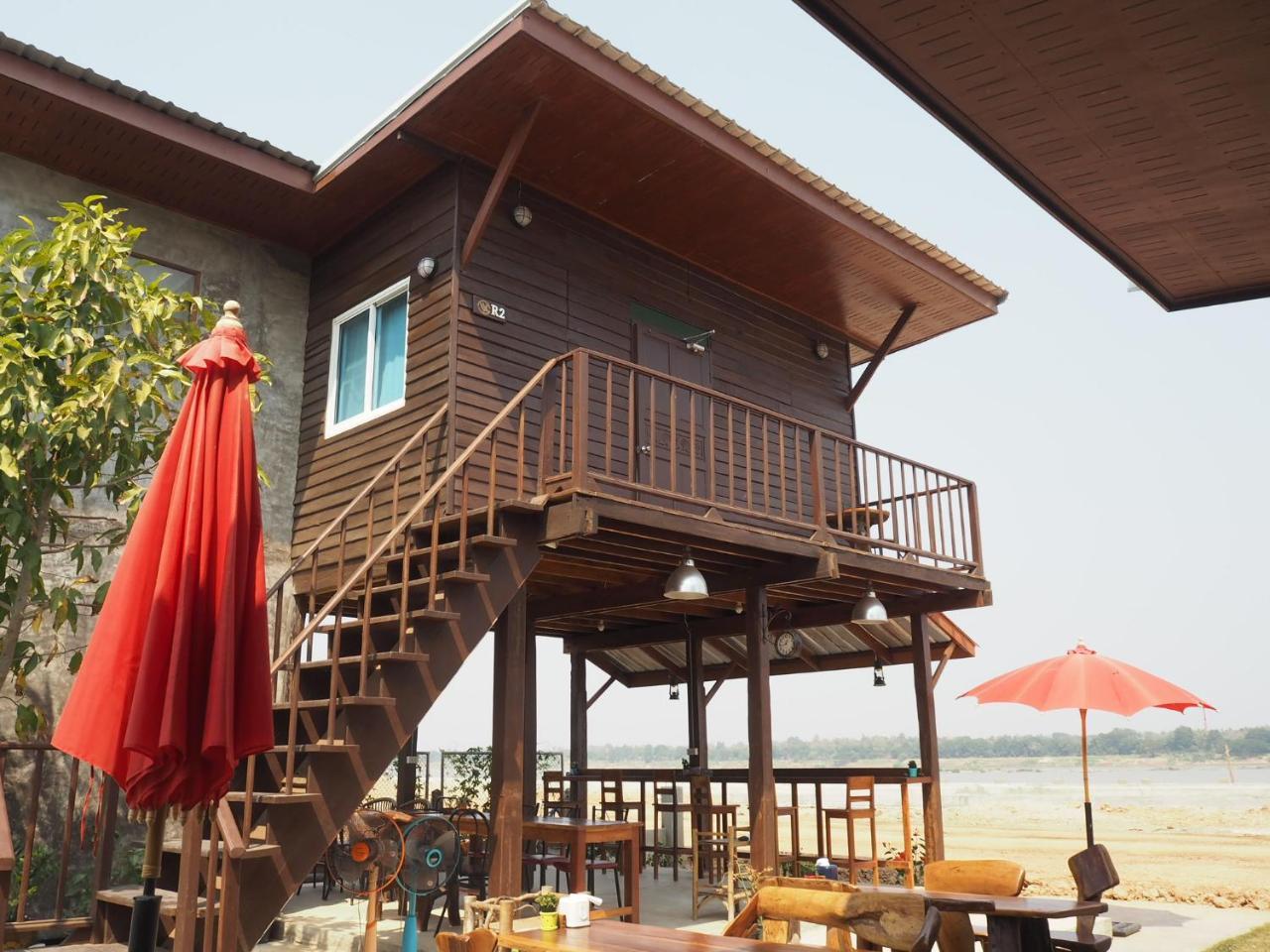 Nawiengkaeriverview Resort Mukdahan Luaran gambar