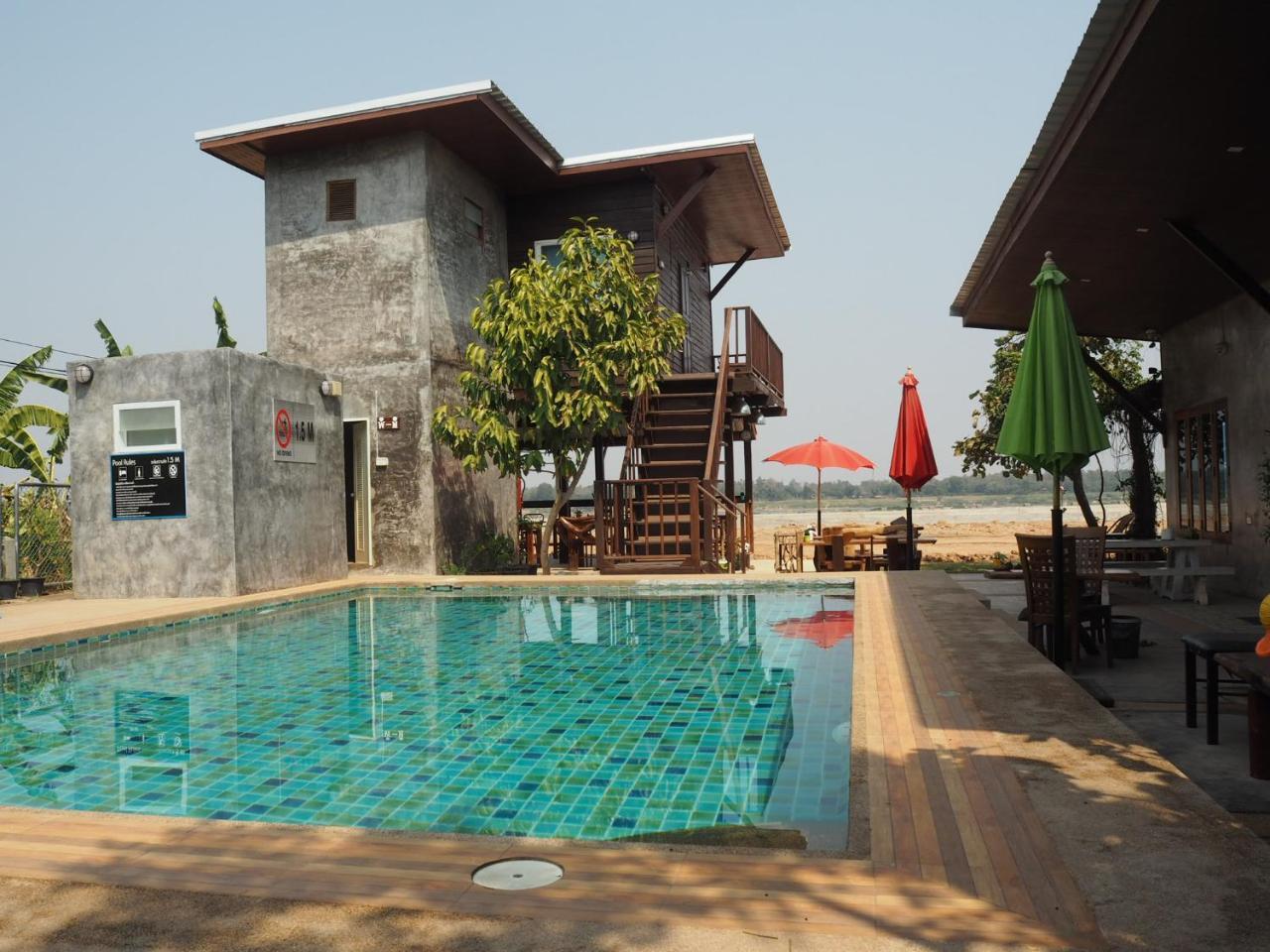 Nawiengkaeriverview Resort Mukdahan Luaran gambar